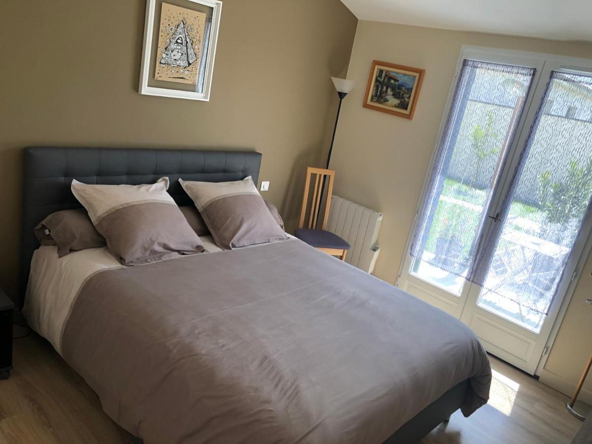 Bed and Breakfast La Pépinière Saint-Sulpice-et-Cameyrac Esterno foto